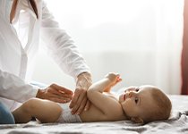 Hygiène et soin bébé : la check-list des produits incontournables 